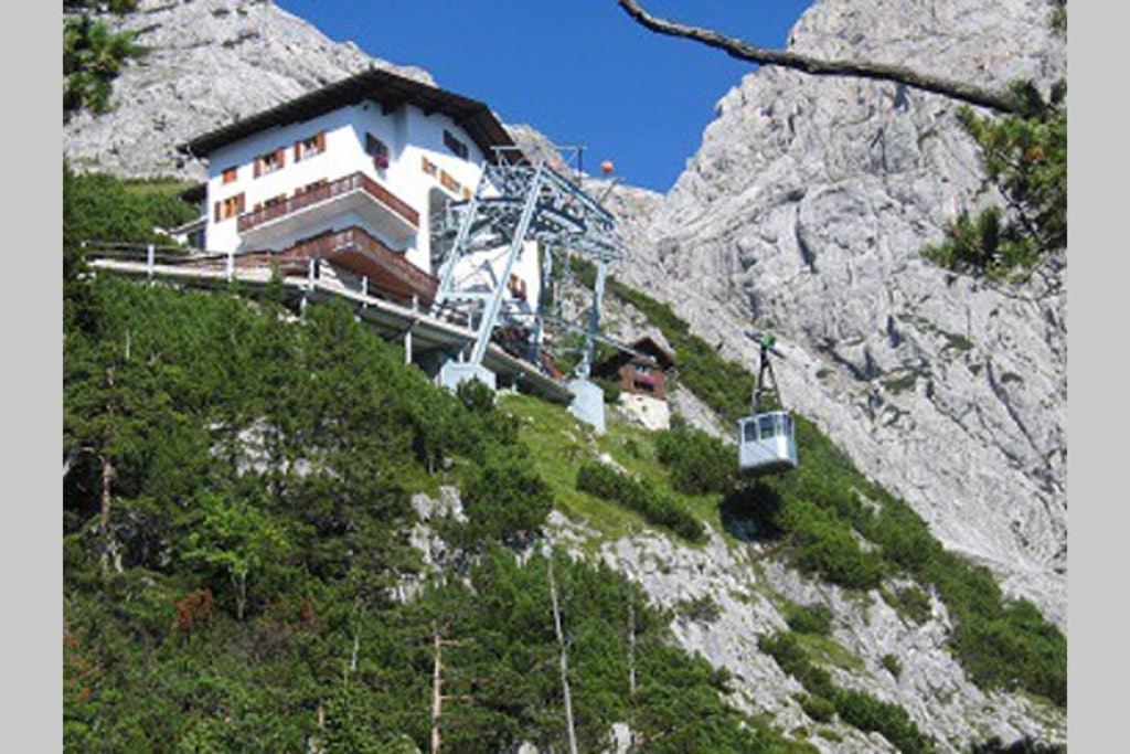 Alpenrelax Haus Weidmannsheil Wohnen Im Romantischen Forsthaus Werfen Luaran gambar