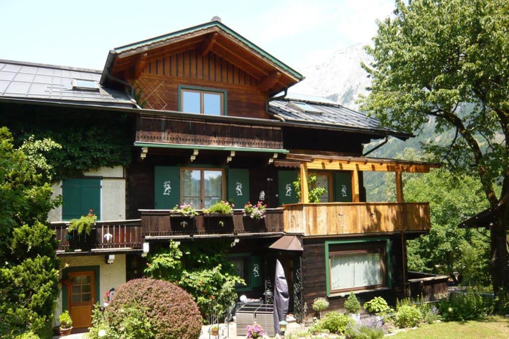 Alpenrelax Haus Weidmannsheil Wohnen Im Romantischen Forsthaus Werfen Luaran gambar