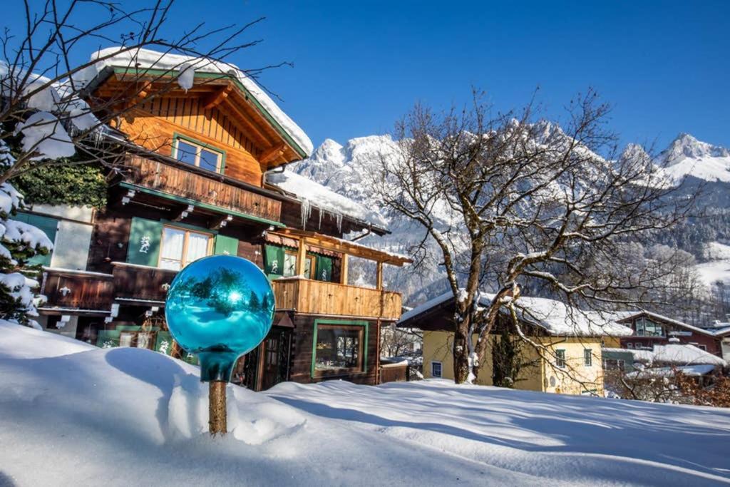 Alpenrelax Haus Weidmannsheil Wohnen Im Romantischen Forsthaus Werfen Luaran gambar