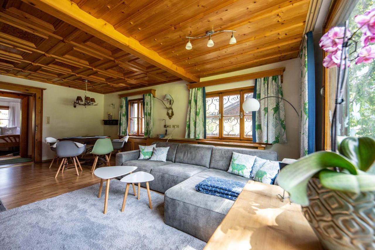Alpenrelax Haus Weidmannsheil Wohnen Im Romantischen Forsthaus Werfen Luaran gambar
