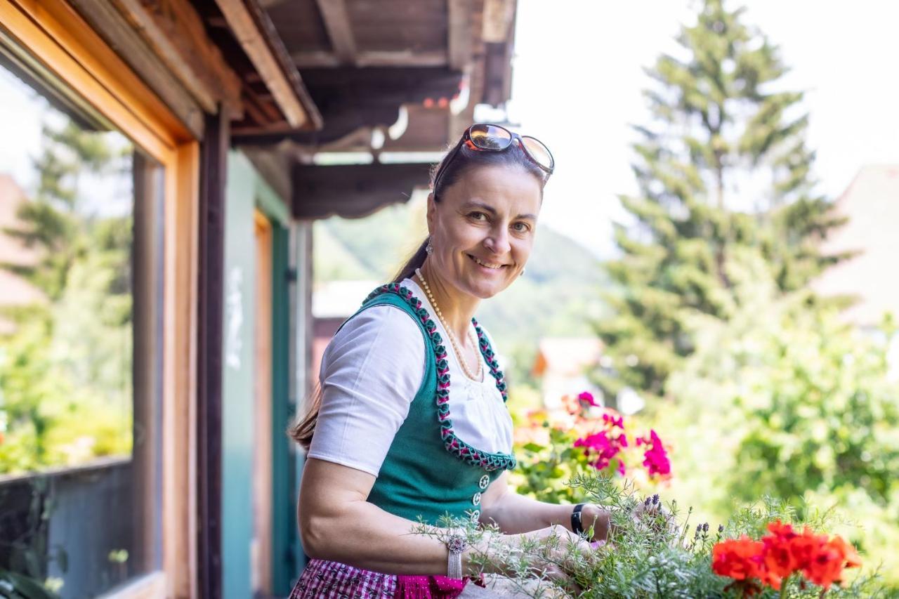 Alpenrelax Haus Weidmannsheil Wohnen Im Romantischen Forsthaus Werfen Luaran gambar